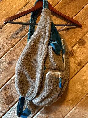 Kavu Sherpa Sling with Teal Cord and Taupe Sherpa